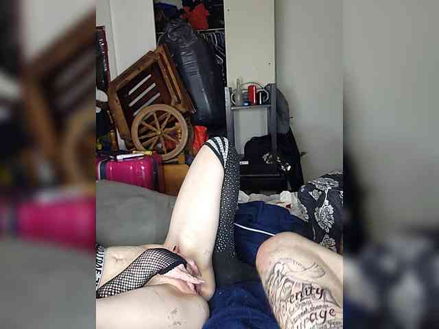 TinyTemptressChanel webcam