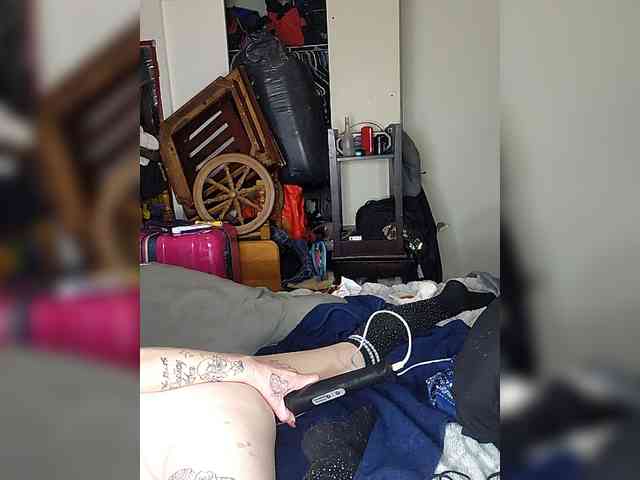 TinyTemptressChanel webcam