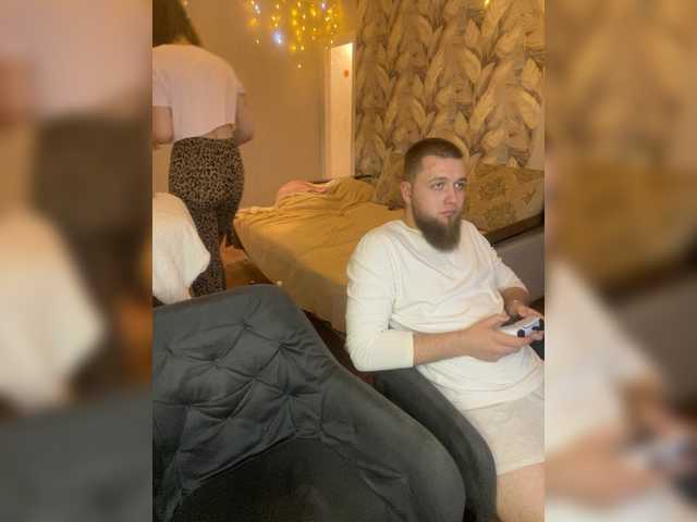 WildLoversOne's BongaCams show and profile