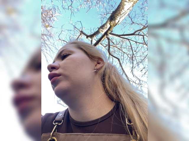 Lumarose's BongaCams show and profile