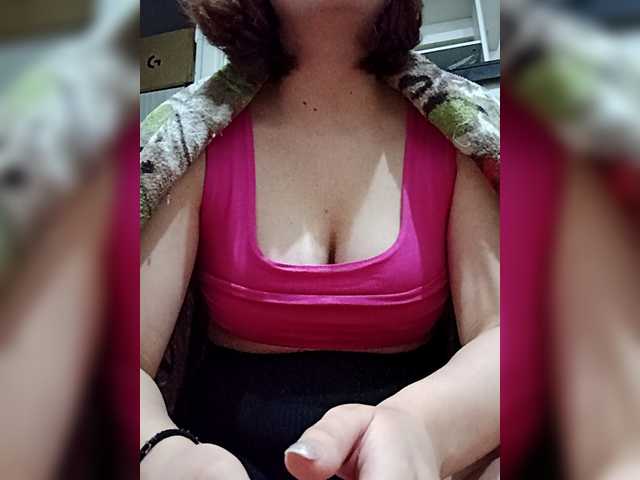 Watch JulieWagner Streaming Live