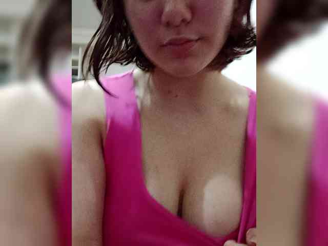 JulieWagner Live Webcam on BongaCams