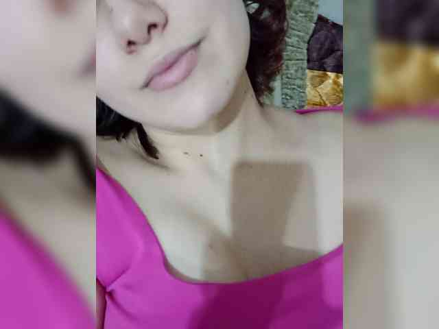 JulieWagner Live Webcam on BongaCams