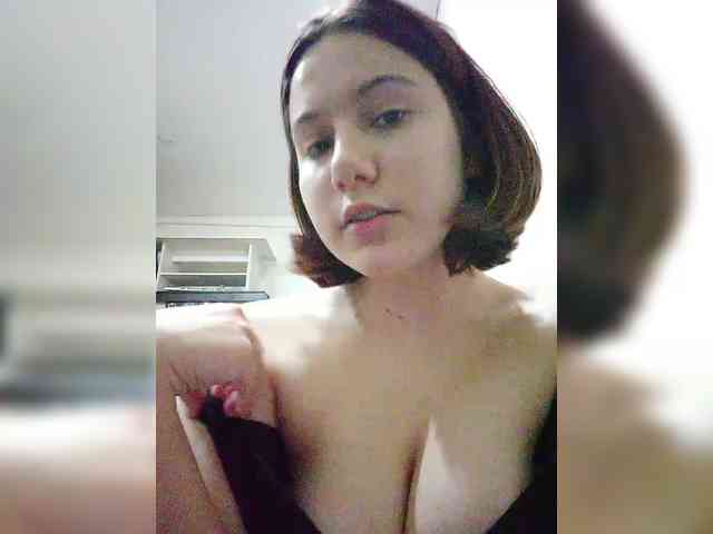 online free sex chat JulieWagner