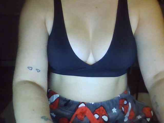 naughtybaby71921 webcam