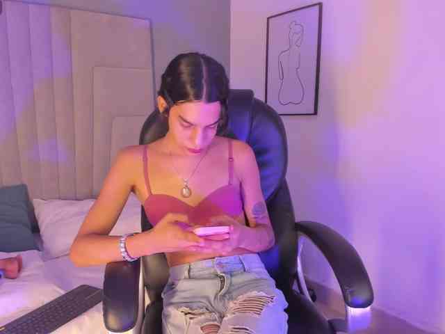 ShaylaMeow Live Webcam on BongaCams