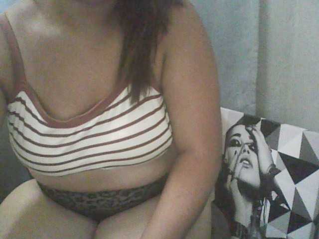 Pippaa webcam bongacams model stream image