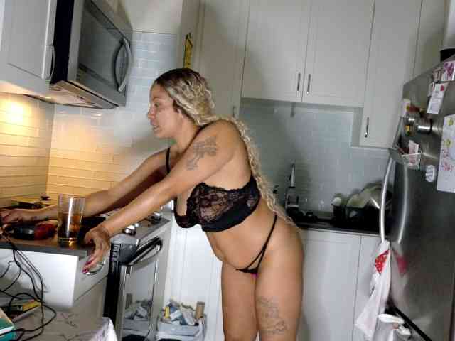 TemptationNHeat webcam