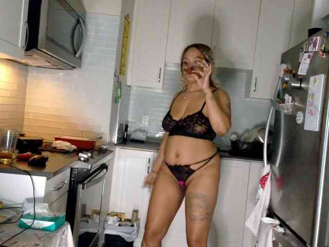 TemptationNHeat webcam