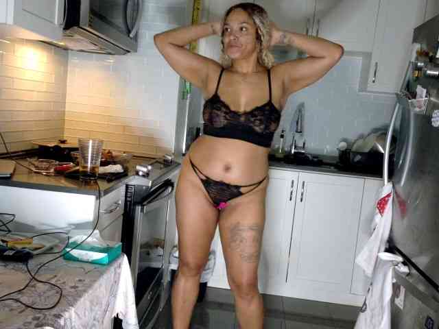 TemptationNHeat webcam