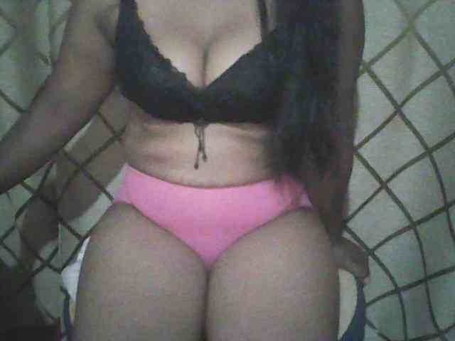 Amandinea Live Webcam on BongaCams