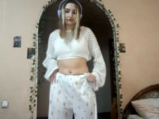  SeptemberRoutzen chat room