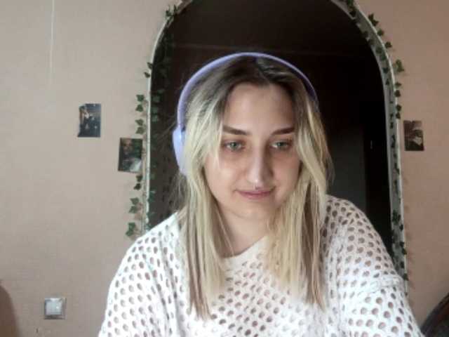  SeptemberRoutzen chat room