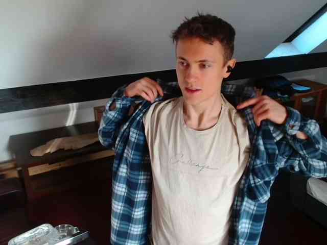 tomtimon11a tomtimon11a