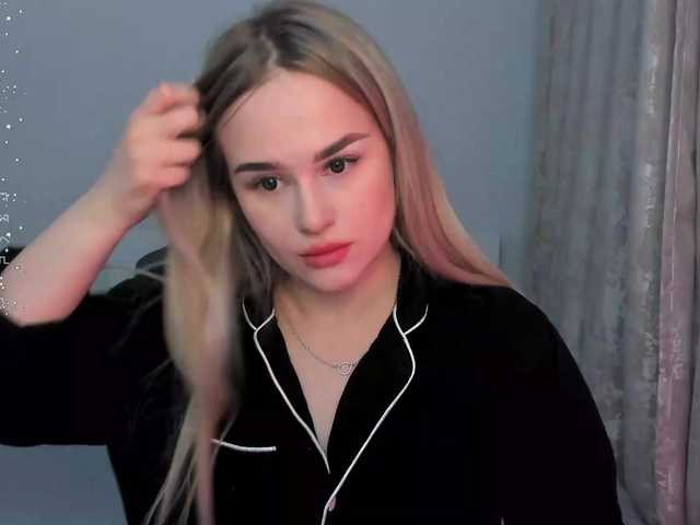 Ellensoftt's BongaCams show and profile