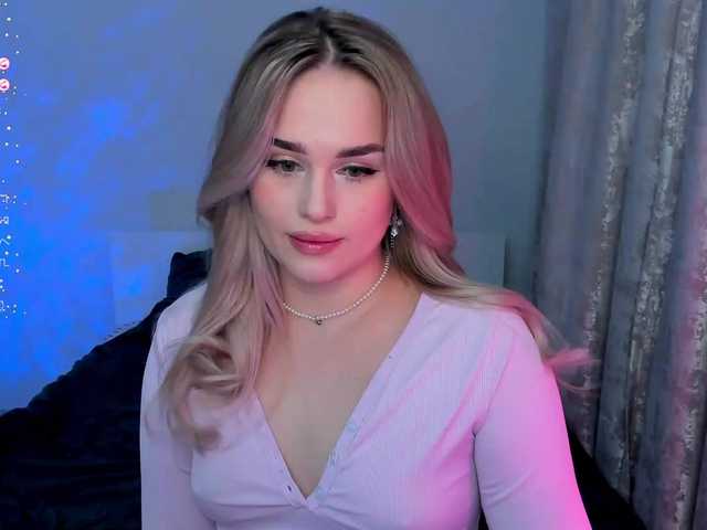 Ellensoftt's BongaCams show and profile