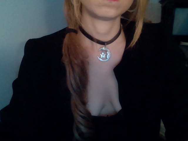 go to chat with Miravox2