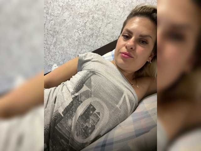 Alexi003 from BongaCams