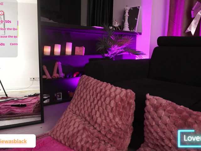  NaomyBlackBarbie chat room