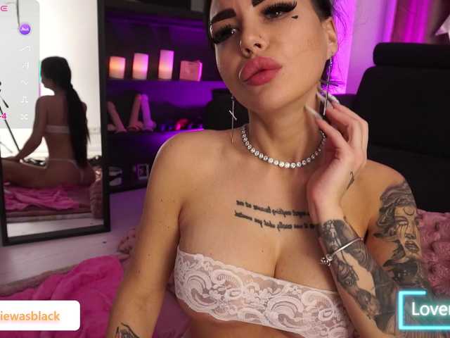 Sex chat gratuit in direct cu NaomyBlackBarbie pe BongaCams