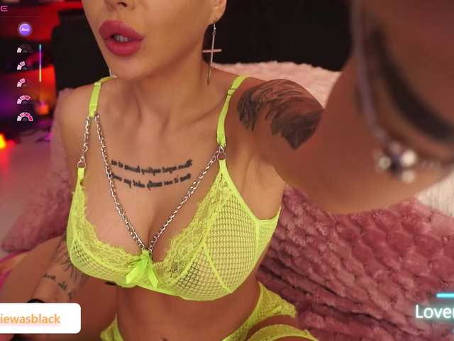 Sex chat gratuit in direct cu NaomyBlackBarbie pe BongaCams