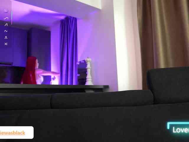 NaomyBlackBarbie webcam