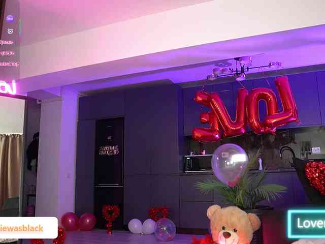 NaomyBlackBarbie webcam