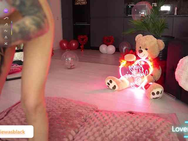 NaomyBlackBarbie webcam