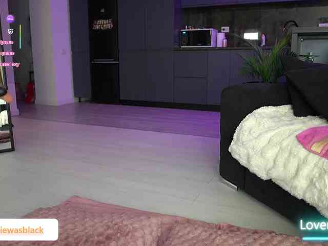 NaomyBlackBarbie webcam