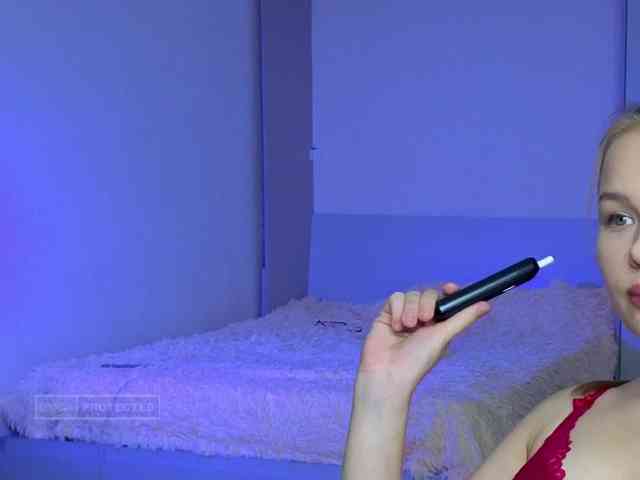 live cam bedroom LunarFlare