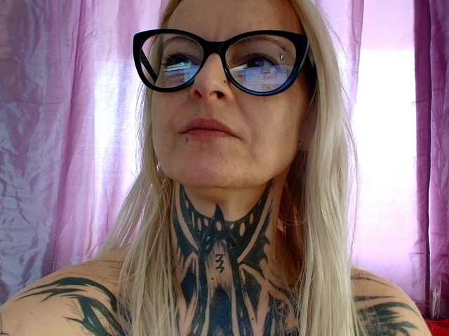 TattooTemptress webcam
