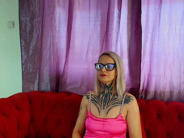 TattooTemptress's BongaCams show and profile