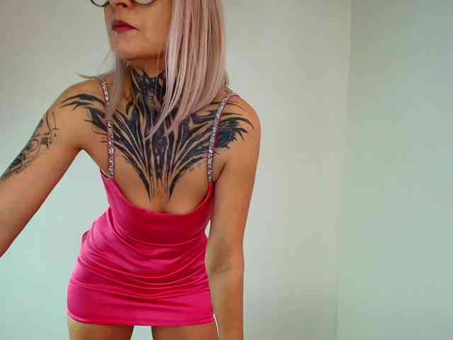 TattooTemptress webcam