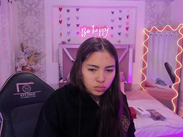 Isabela-tay's BongaCams show and profile