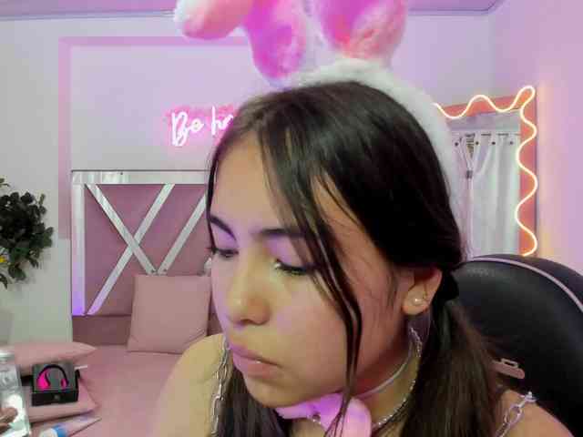 Isabela-tay Live Webcam on BongaCams