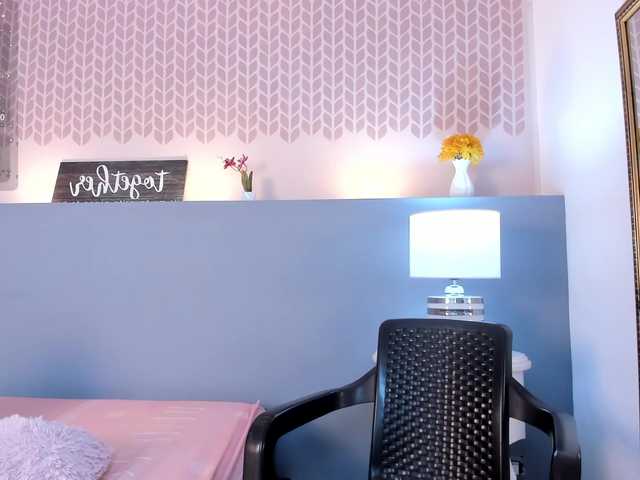 ErikaMoore's BongaCams show and profile