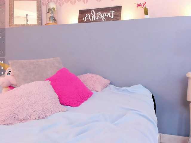 ErikaMoore's BongaCams show and profile