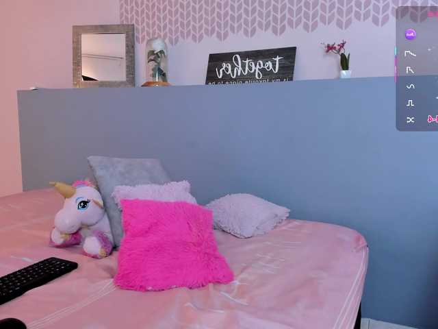 le modèle ErikaMoore est en webcam porno dans un show sur le site bongacams, il possède les tags suivants: Ebony,Brunette,Trimmed