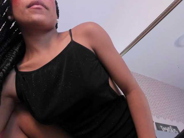 ErikaMoore's BongaCams show and profile