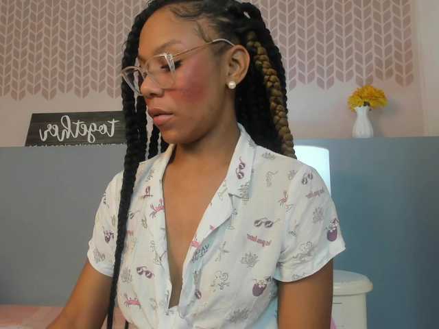 ErikaMoore Live Cam on BongaCams