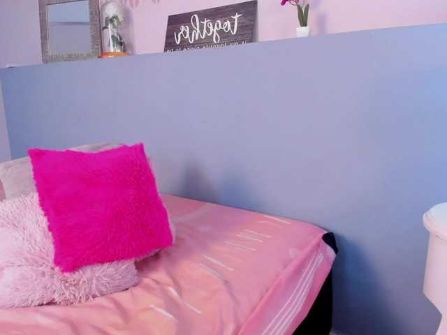 ErikaMoore's BongaCams show and profile