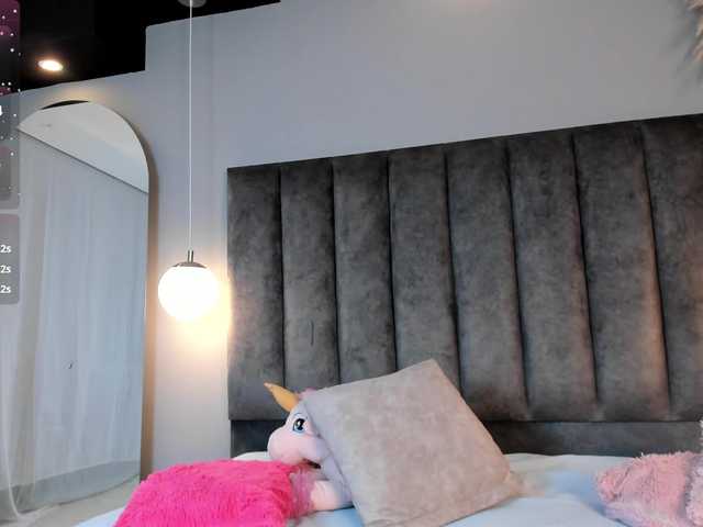 ErikaMoore's BongaCams show and profile