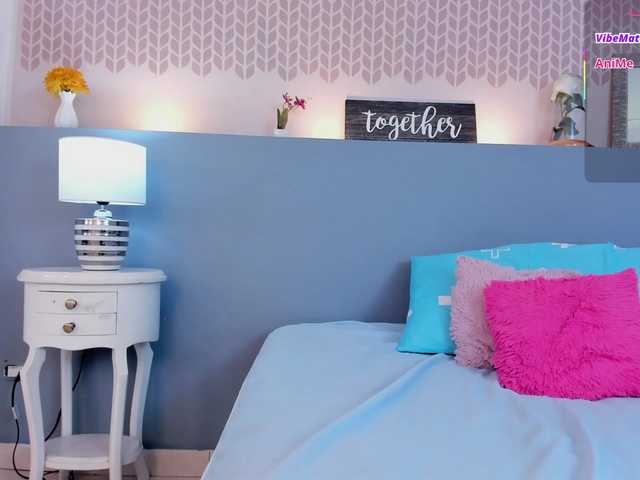 ErikaMoore's BongaCams show and profile