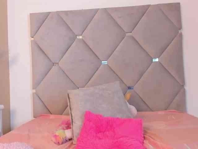 ErikaMoore Live Webcam on BongaCams