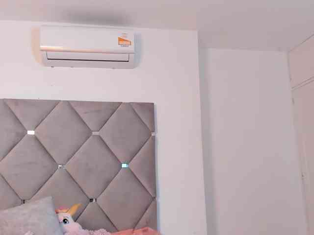 ErikaMoore Live Webcam on BongaCams