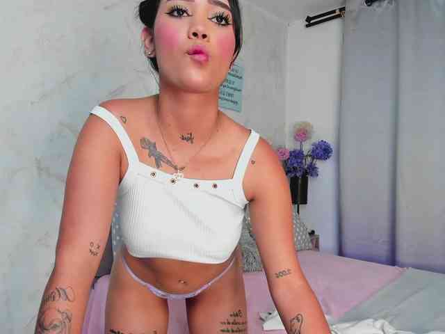 MarilynWilde Live Webcam on BongaCams