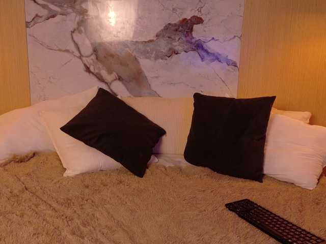 MeganMonroee's BongaCams show and profile