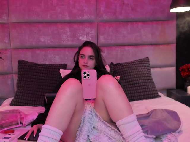 MeganMonroee's BongaCams show and profile