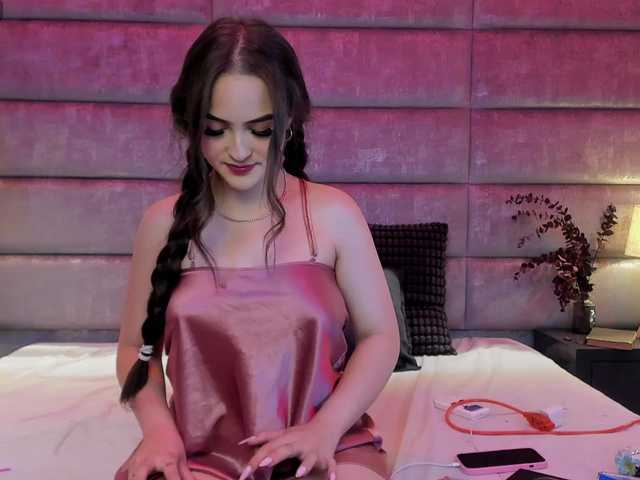 MeganMonroee's BongaCams show and profile