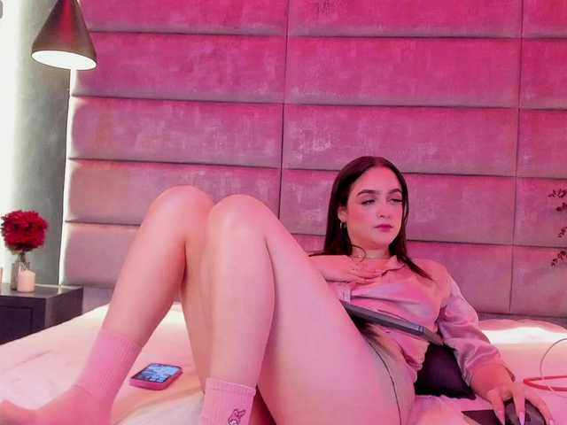 MeganMonroee's BongaCams show and profile